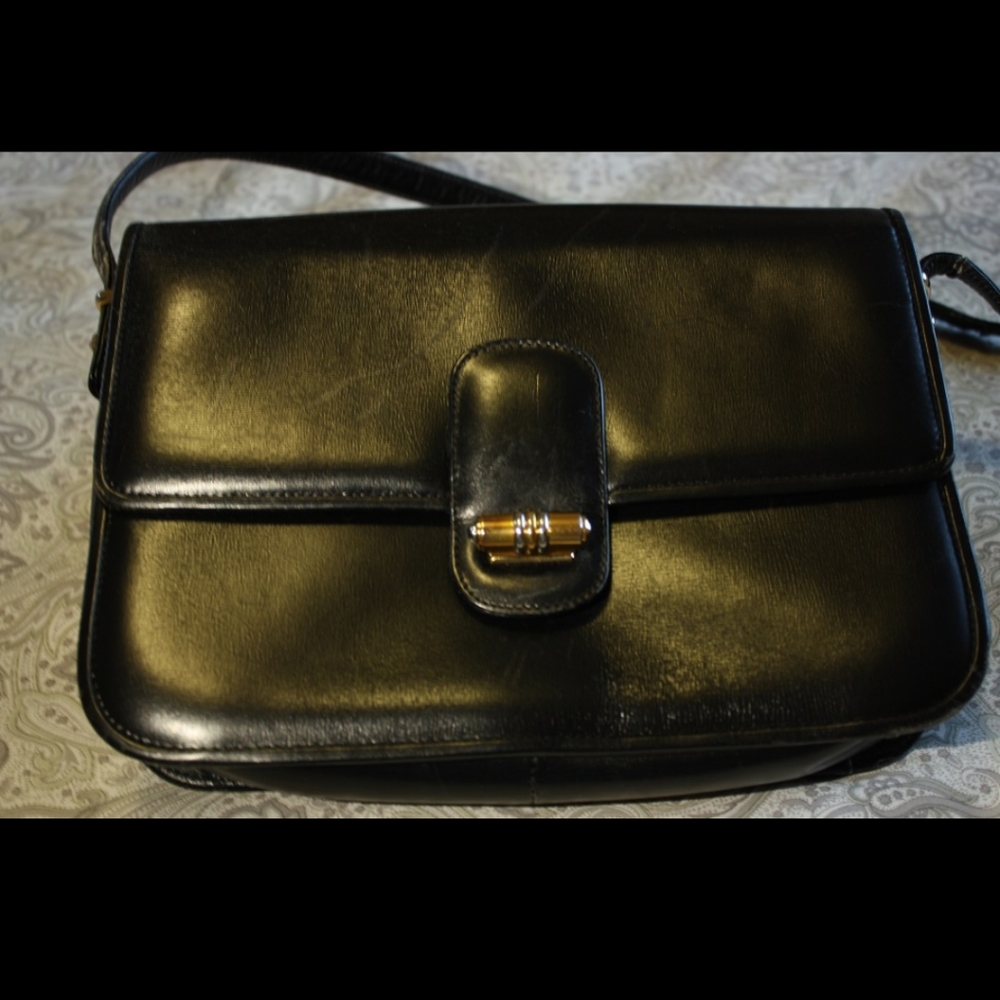 Authentic - vintage Gucci turn lock